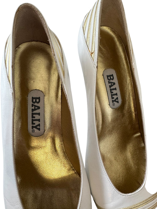 Bally leather classic heels with gold trim- White EU 38
