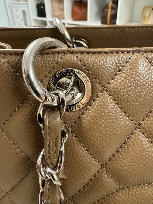Chanel GST caviar shoulder bag- Brown