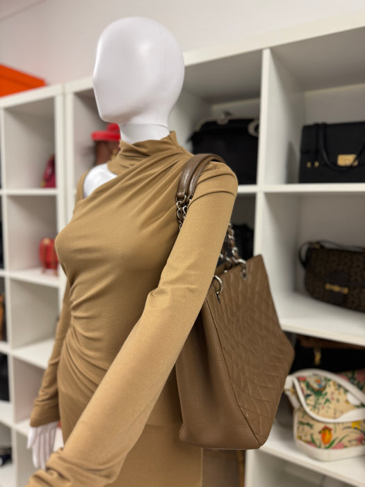 Chanel GST caviar shoulder bag- Brown