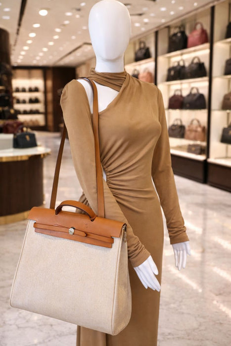 Hermès Herbag 39 Toile & Leather Shoulder Handbag – Beige / Brown