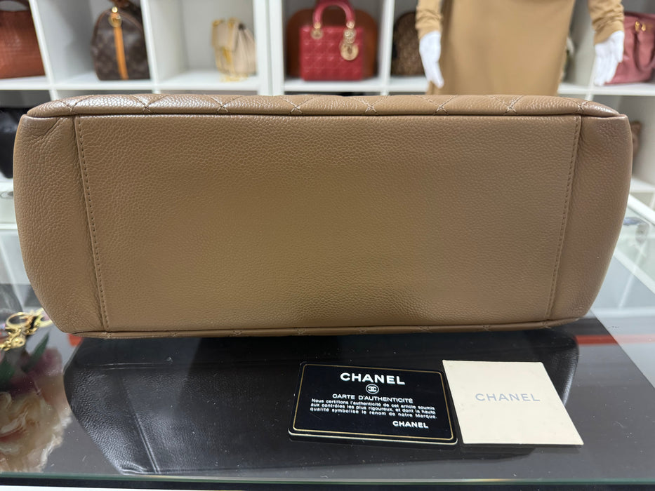 Chanel GST caviar shoulder bag- Brown