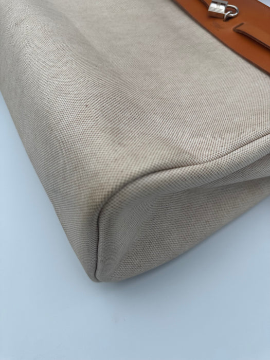 Hermès Herbag 39 Toile & Leather Shoulder Handbag – Beige / Brown