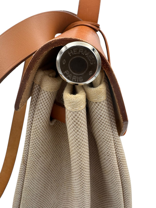 Hermès Herbag 39 Toile & Leather Shoulder Handbag – Beige / Brown