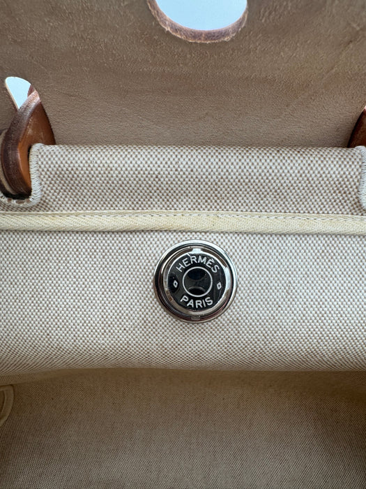Hermès Herbag 39 Toile & Leather Shoulder Handbag – Beige / Brown