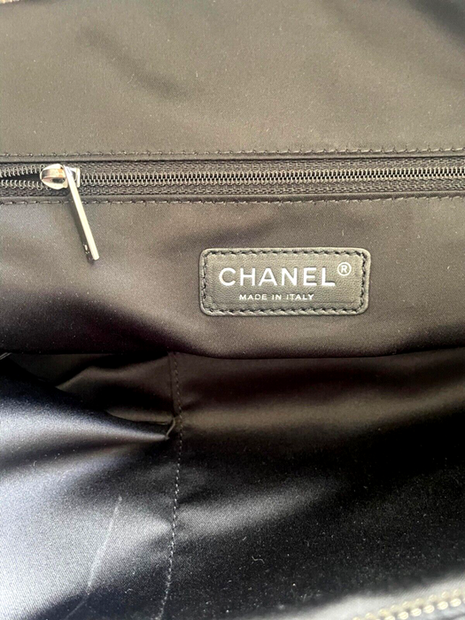 Chanel Coco CC Chocolate Bar Chain Patent Leather Tote - Black