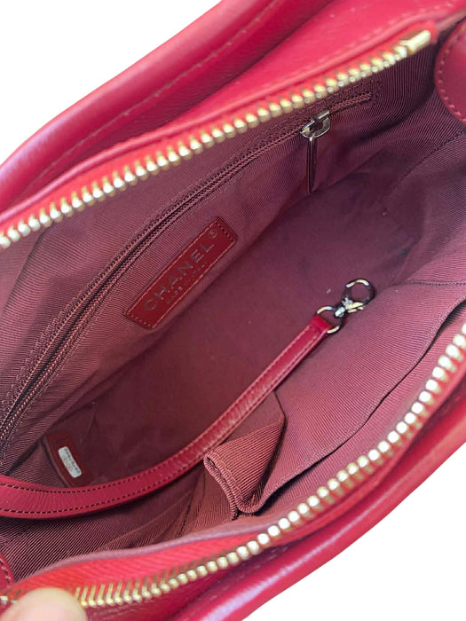 Chanel Gabrielle Small Hobo Bag – Red Tweed & Leather