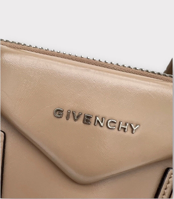 Givenchy Antigona Smooth Calfskin Medium Leather Bag - Beige
