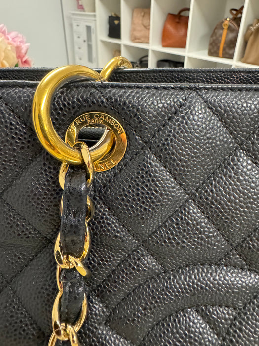 Chanel GST caviar shoulder bag- Black