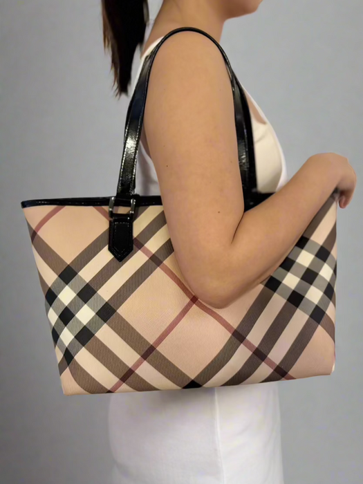 Burberry Medium Nickie Tote - Beige