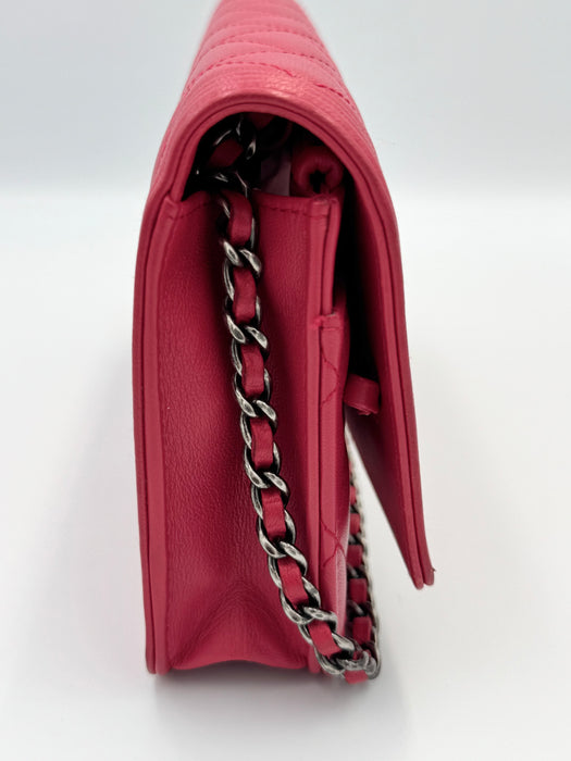 CHANEL Boy Wallet on Chain Pink Quilted Lambskin