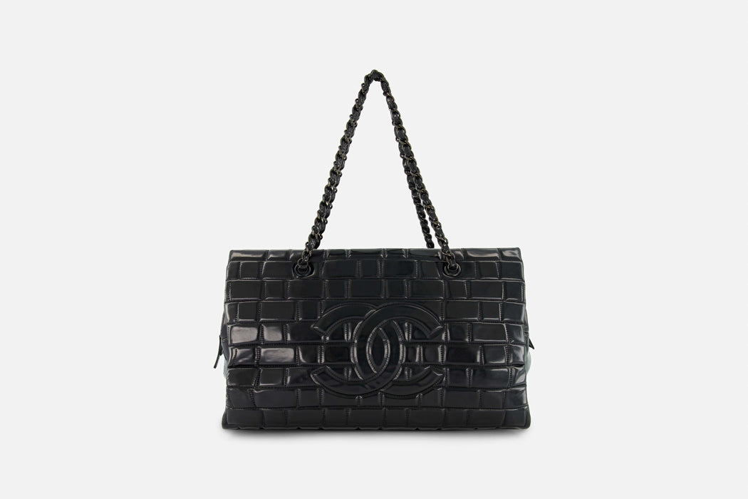 Chanel Coco CC Chocolate Bar Chain Patent Leather Tote - Black