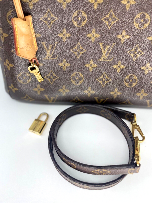 Louis Vuitton Montaigne MM Monogram Shoulder Bag