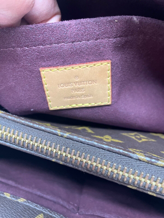 Louis Vuitton Montaigne MM Monogram Shoulder Bag