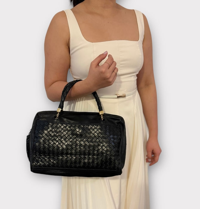 Bottega Veneta Medium Duffle Handle Bag - Black
