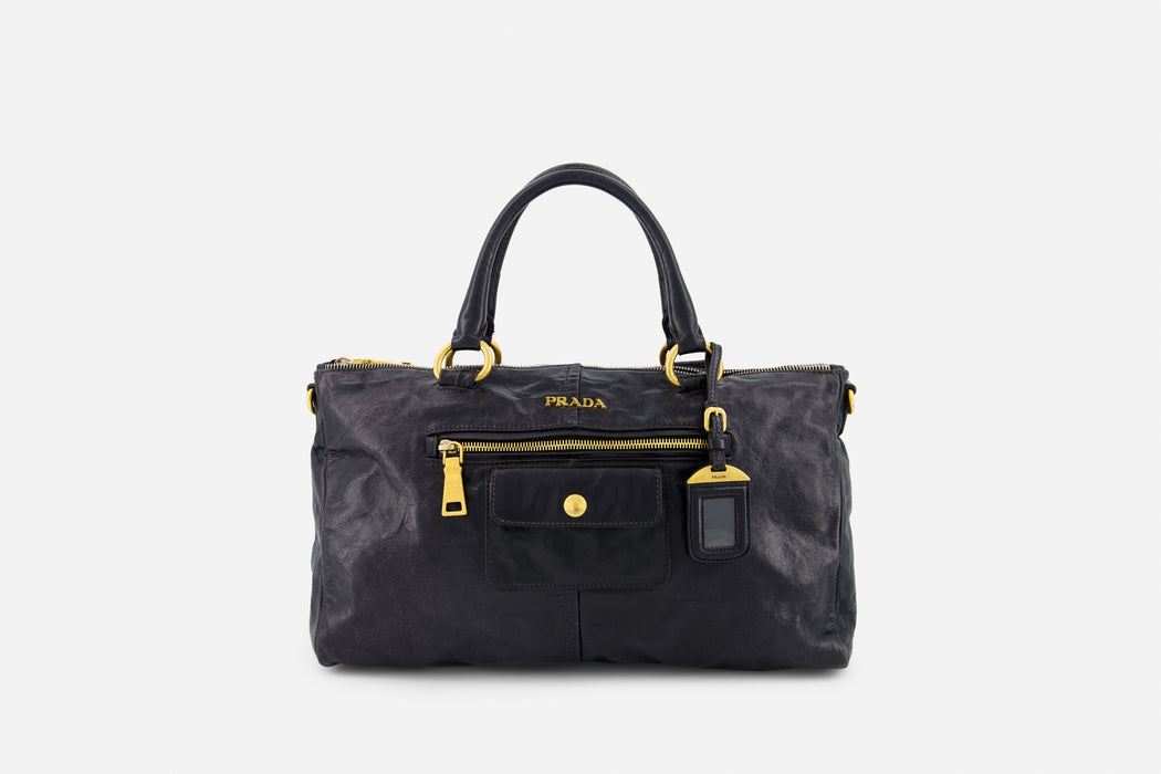 W39  H24  D15 strap 110 cm
Preloved, good
Inclusions: Detachable straps, Dustbag
