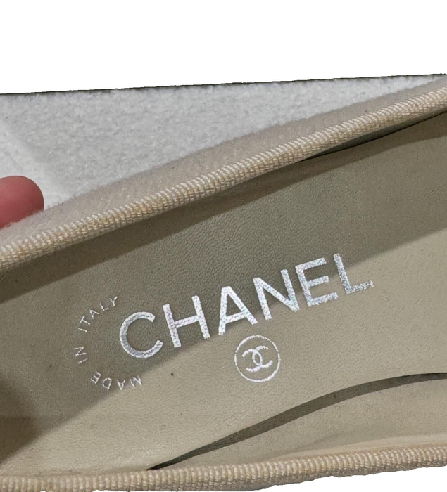 Chanel Ballerina Capped Toe Black and White Shoes (EU 35)