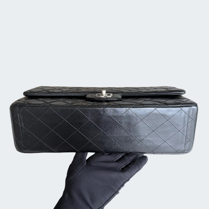 Chanel Classic maxi single flap  lambskin SHW- Black