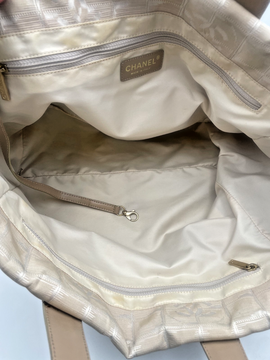 Chanel travel line nude/ pink nylon tote bag