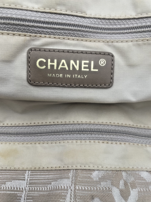 Chanel travel line nude/ pink nylon tote bag