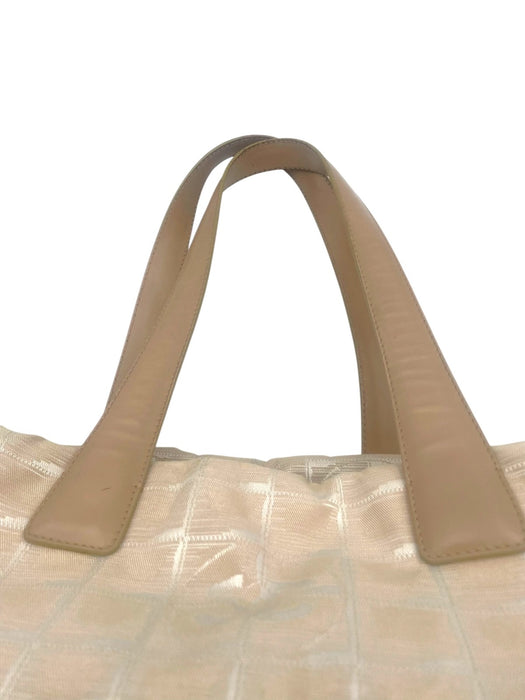 Chanel travel line nude/ pink nylon tote bag