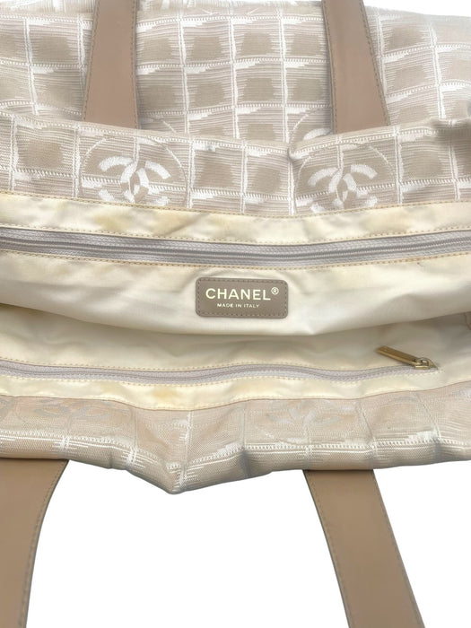 Chanel travel line nude/ pink nylon tote bag