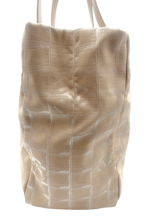 Chanel travel line nude/ pink nylon tote bag