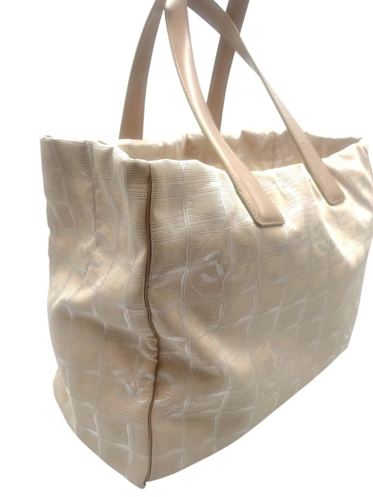 Chanel travel line nude/ pink nylon tote bag