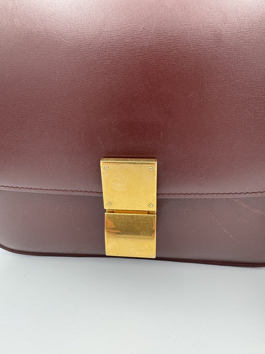 CÉLINE Medium Classic Box leather burgundy Crossbody Bag