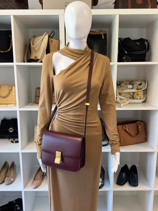 CÉLINE Medium Classic Box leather burgundy Crossbody Bag