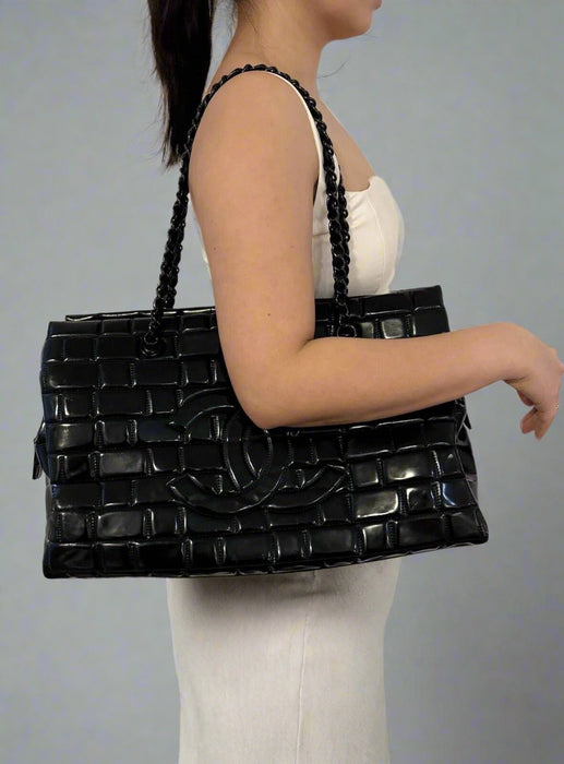 Chanel Coco CC Chocolate Bar Chain Patent Leather Tote - Black